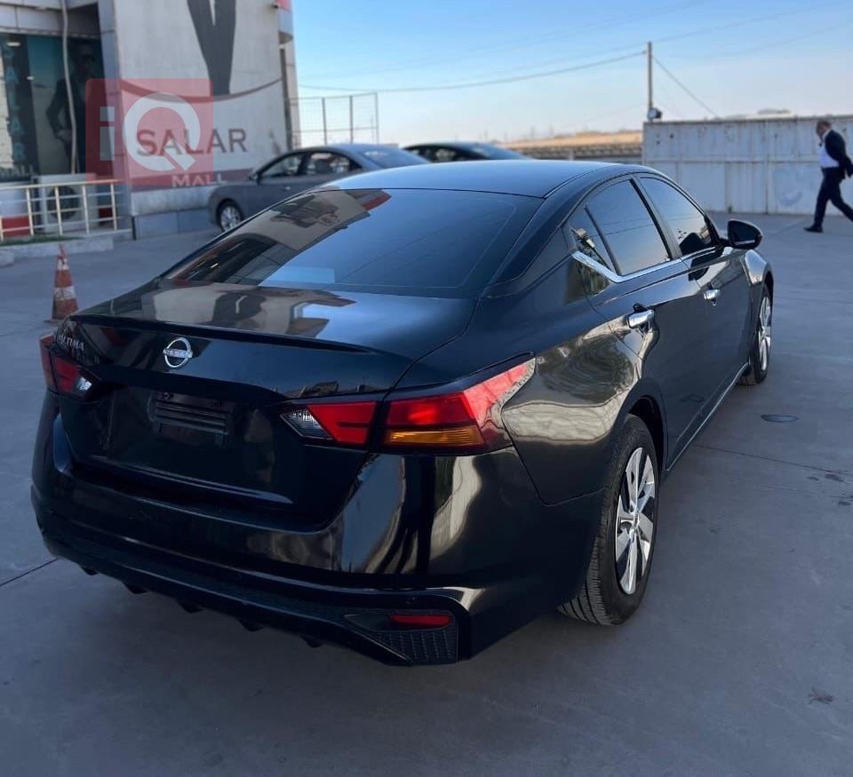 نيسان ألتيما